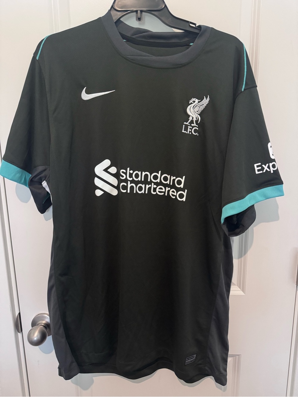 Nike Liverpool FC 24/25 Away Jersey #38 Gravenberch